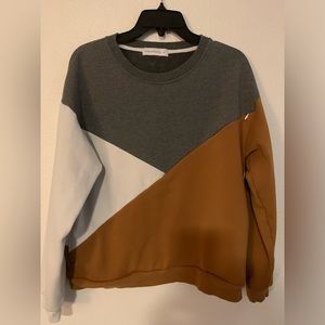 Crewneck Velour Interior Diagonal Zip Breastfeeding Sweatshirt. Size Medium.